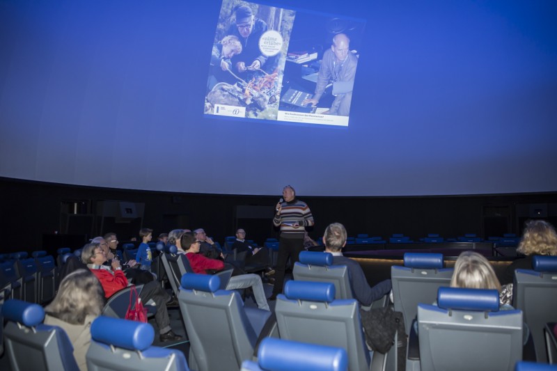 "Zäme erläbe" - Wie funktioniert das Planetarium mit Werner Pfäffli. 16. Dezember 2015