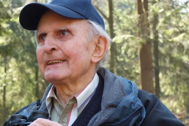 Heinrich Wicki: Mit 90 als Vogelbeobachter im Gütschwald unterwegs